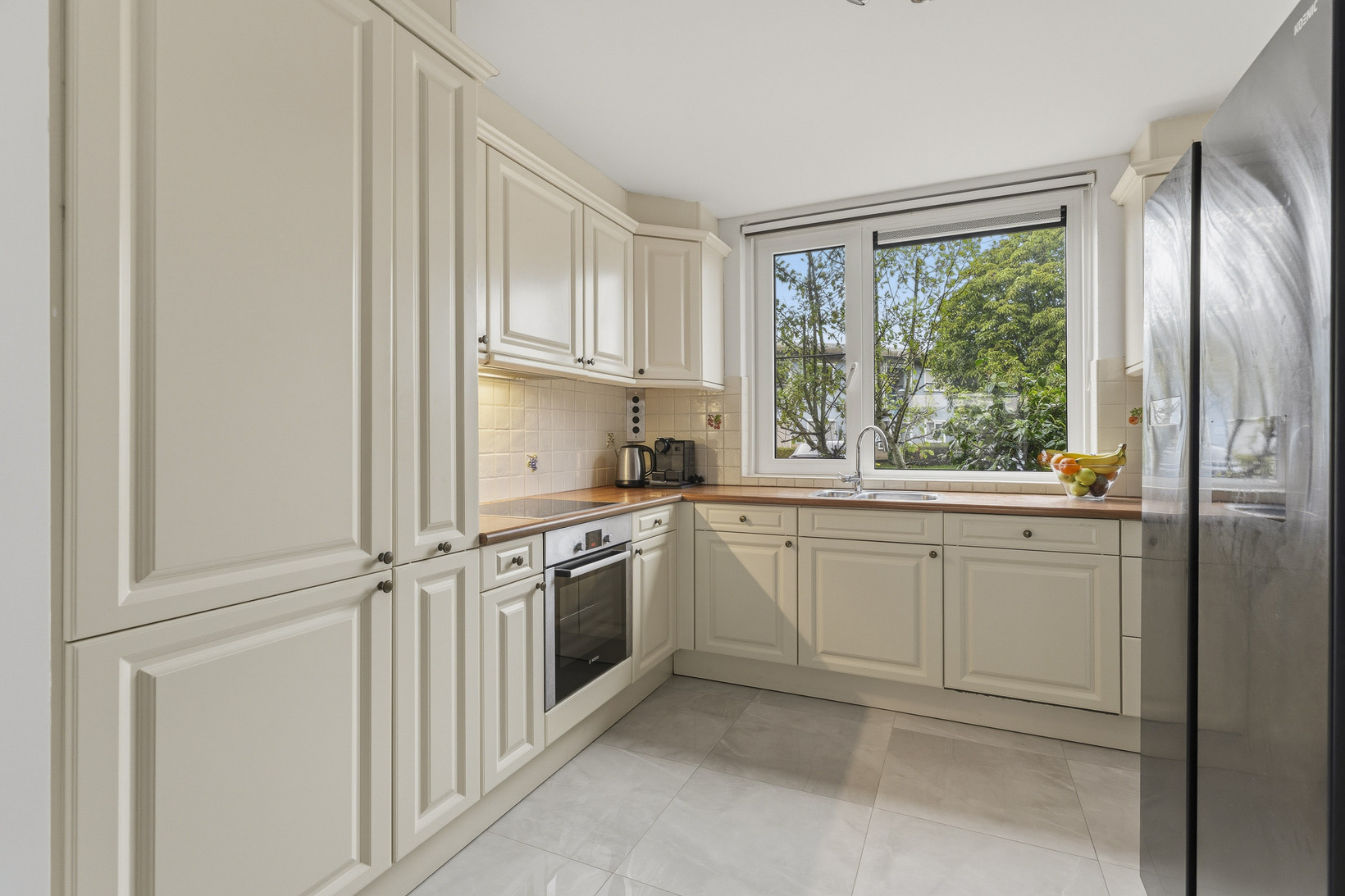 Tussenwoning te koop: Carusostraat 12, Almere