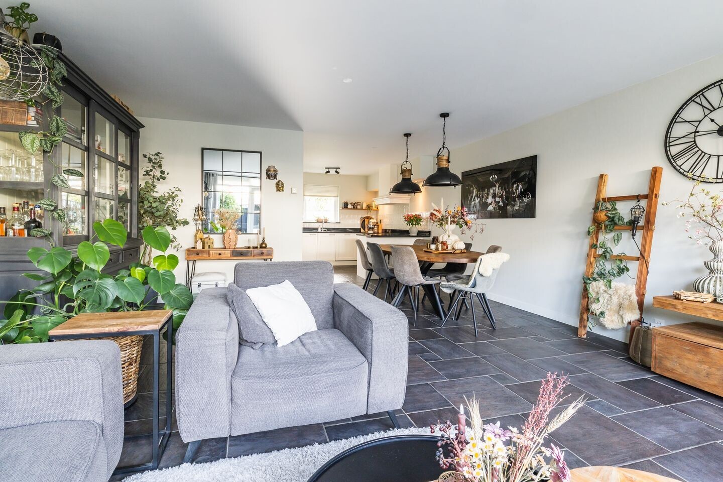Tussenwoning te koop: fien de la marpad 10, Almere