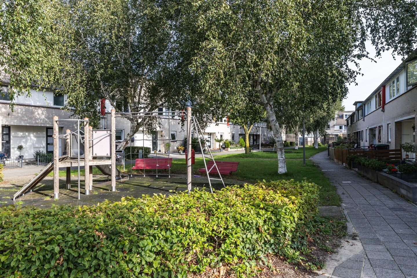 Tussenwoning te koop: fien de la marpad 10, Almere