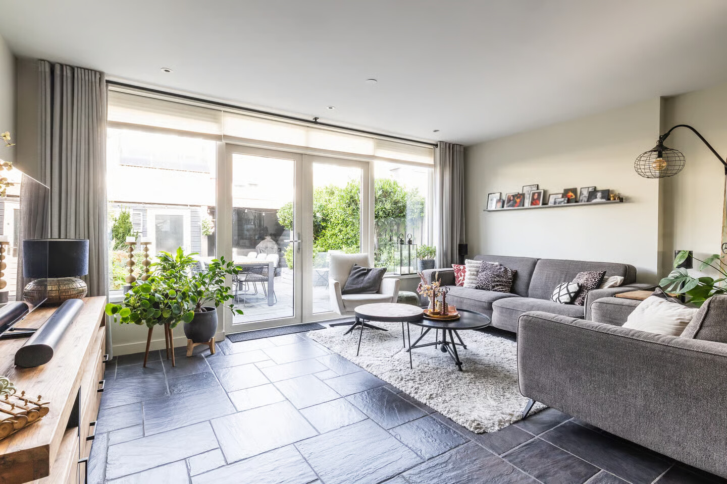 Tussenwoning te koop: fien de la marpad 10, Almere