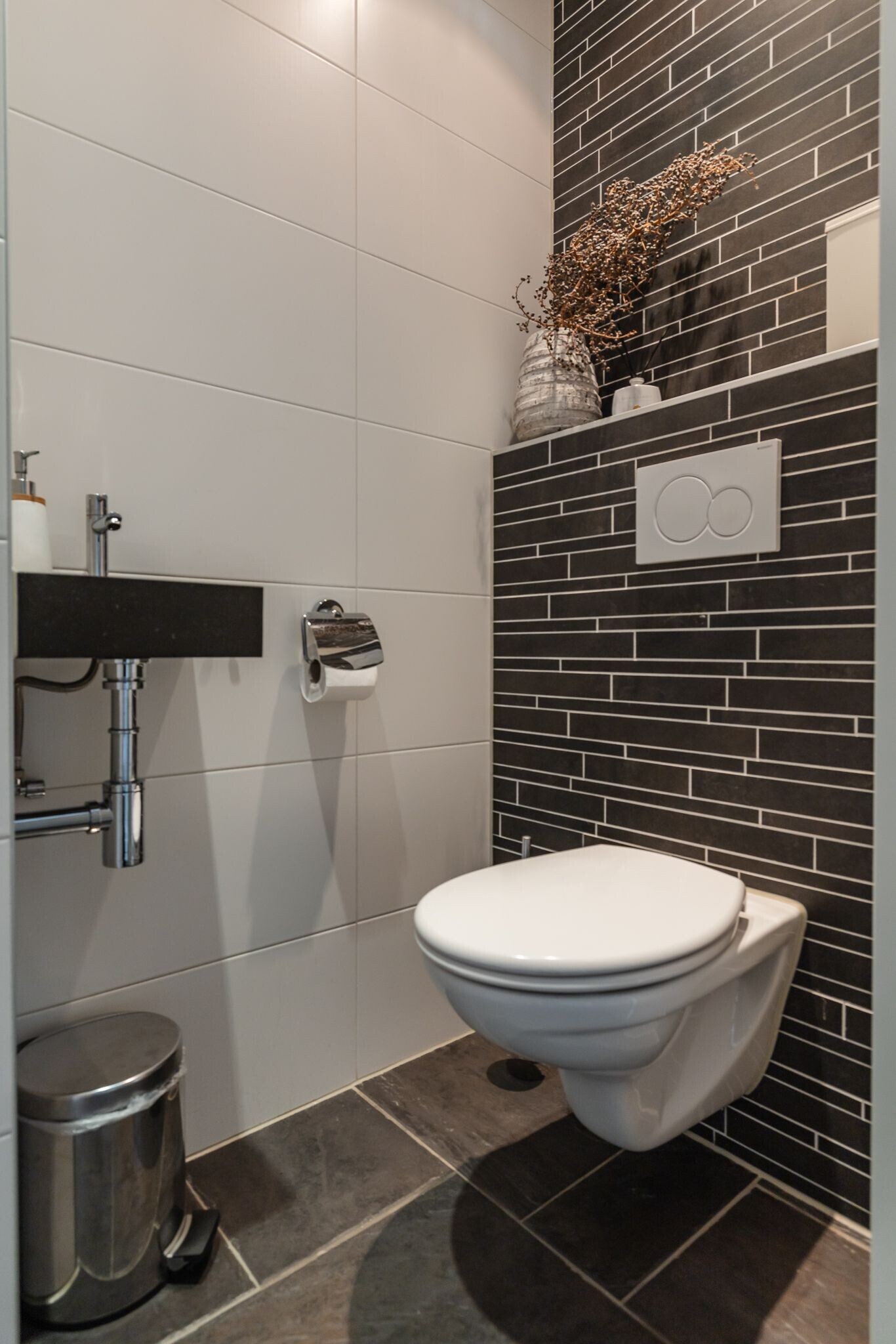 Tussenwoning te koop: fien de la marpad 10, Almere
