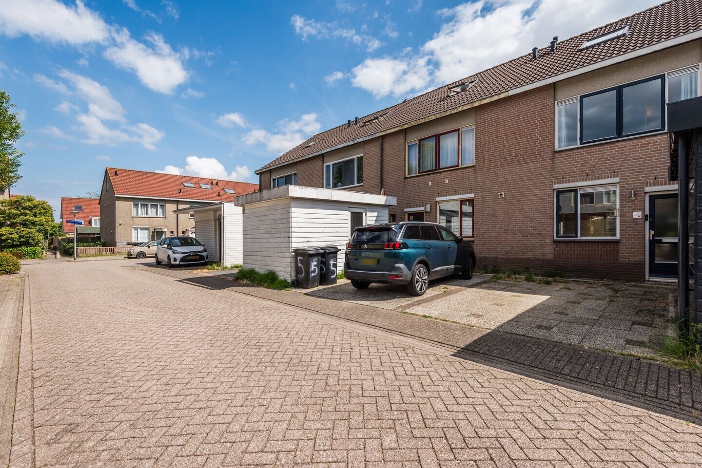Tussenwoning te koop: Loogkruidstraat 7, Almere