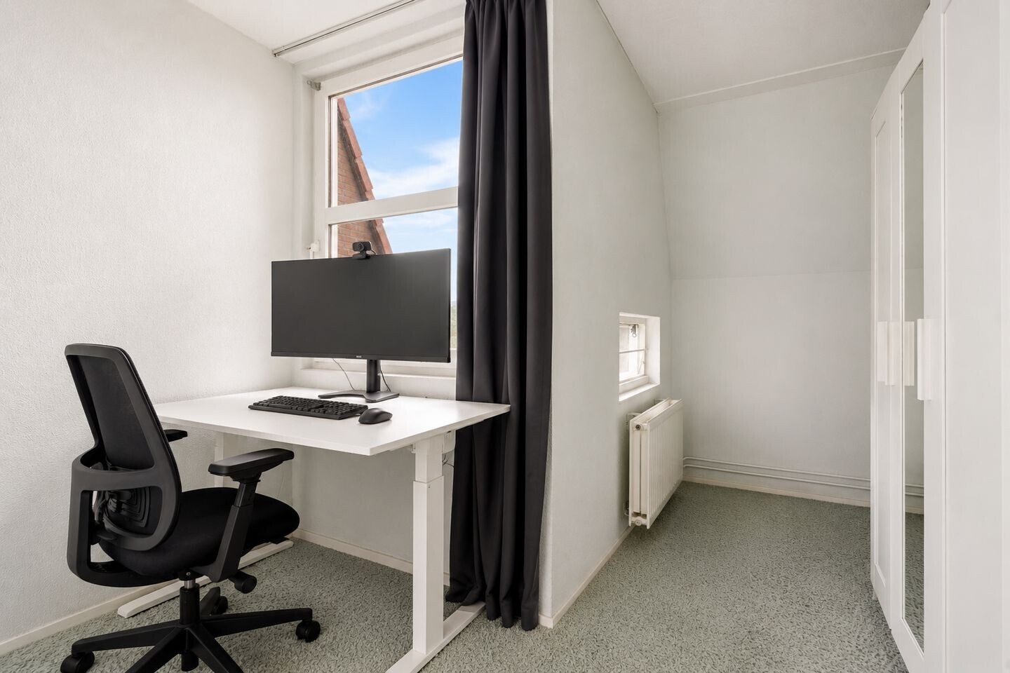 Tussenwoning te koop: Fluitekruidstraat 27, Almere