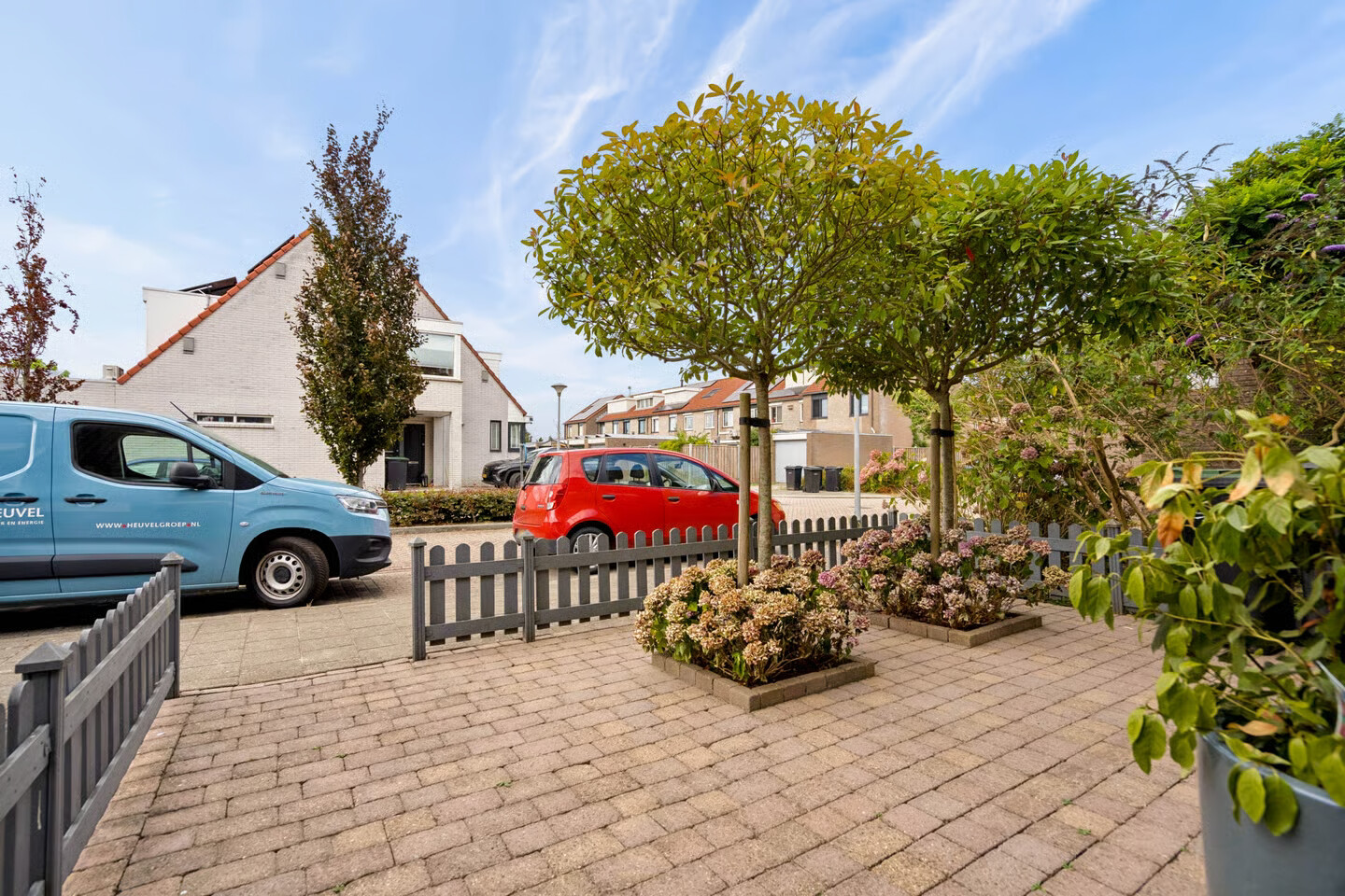 Tussenwoning te koop: Fluitekruidstraat 27, Almere