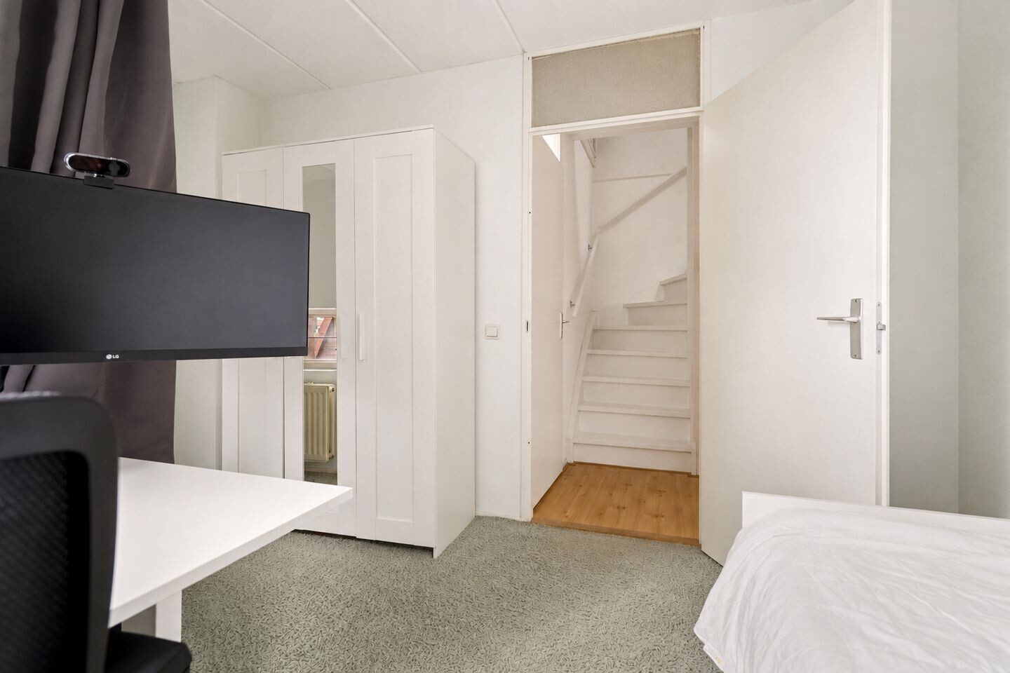 Tussenwoning te koop: Fluitekruidstraat 27, Almere