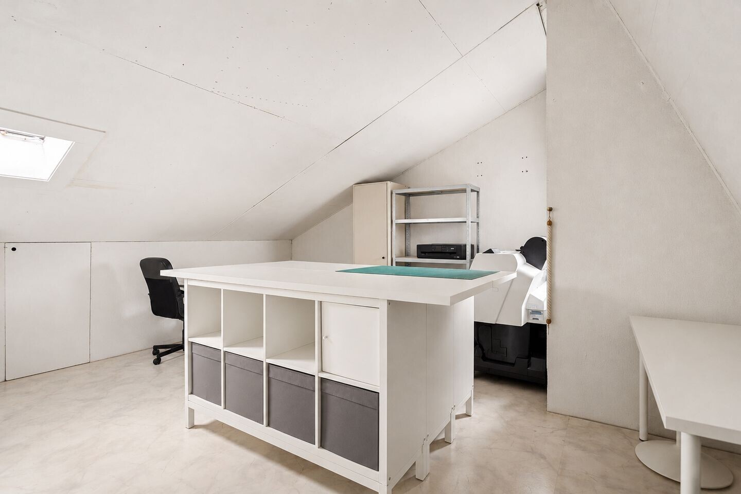 Tussenwoning te koop: Fluitekruidstraat 27, Almere