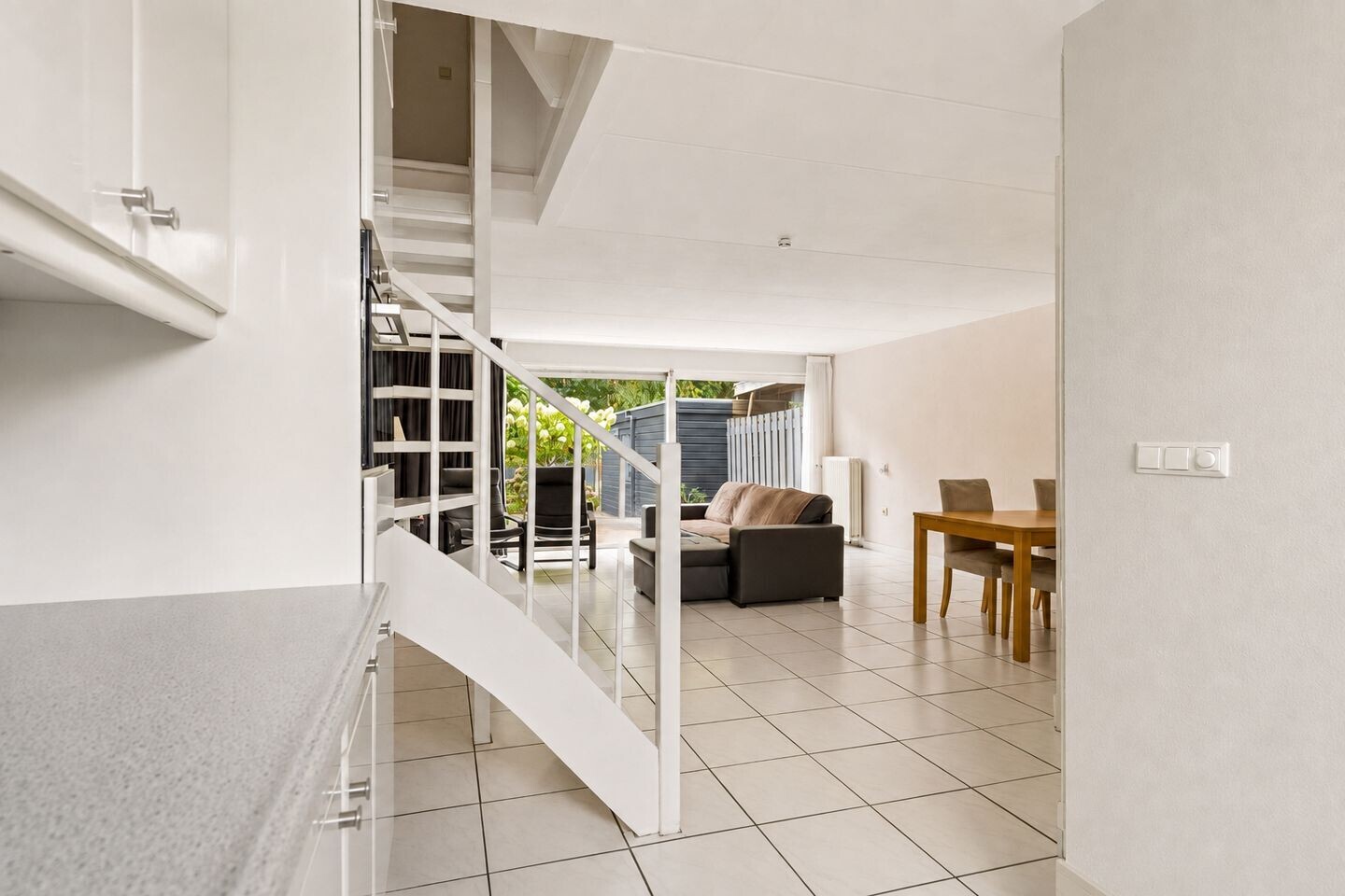 Tussenwoning te koop: Fluitekruidstraat 27, Almere
