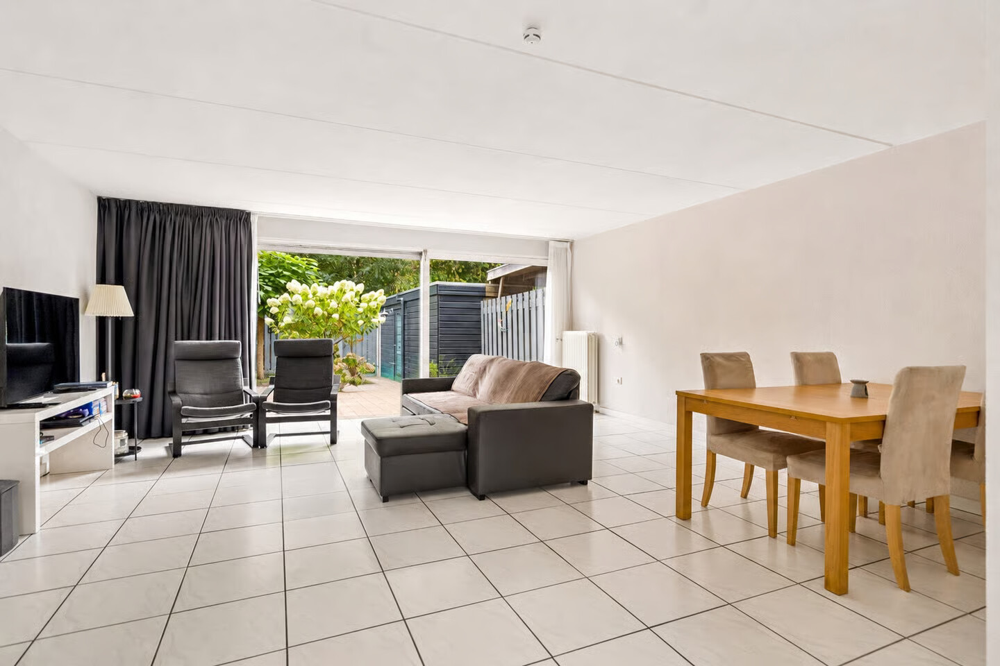 Tussenwoning te koop: Fluitekruidstraat 27, Almere