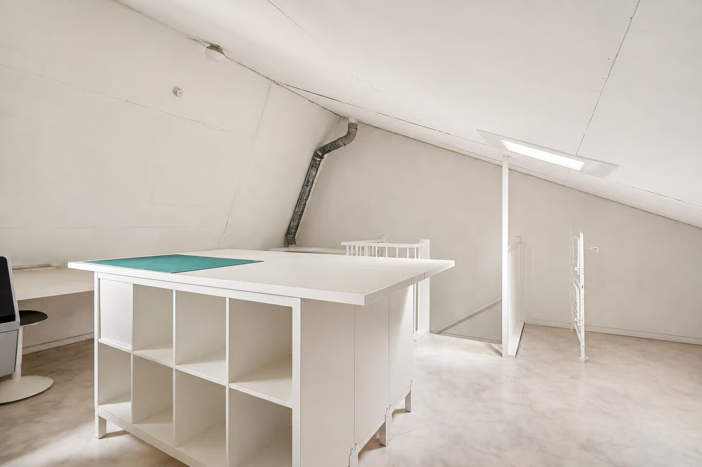 Tussenwoning te koop: Fluitekruidstraat 27, Almere
