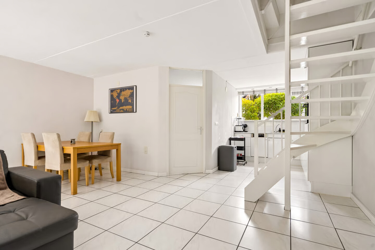 Tussenwoning te koop: Fluitekruidstraat 27, Almere
