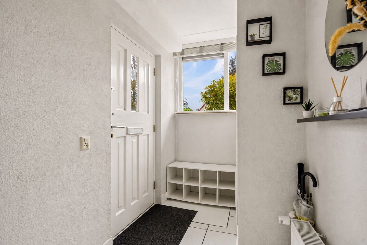 Tussenwoning te koop: Fluitekruidstraat 27, Almere