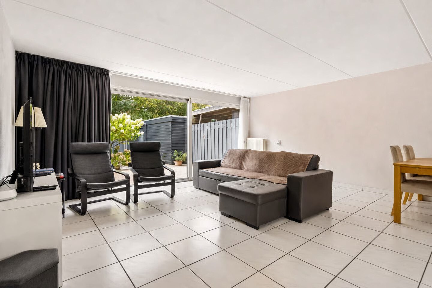 Tussenwoning te koop: Fluitekruidstraat 27, Almere
