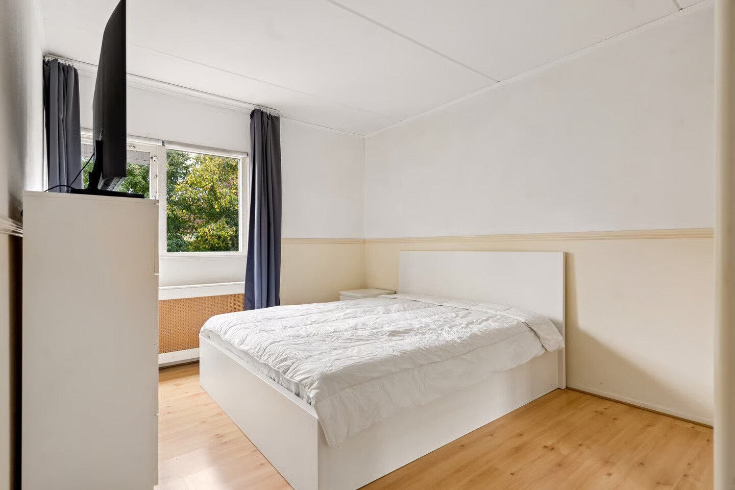 Tussenwoning te koop: Fluitekruidstraat 27, Almere