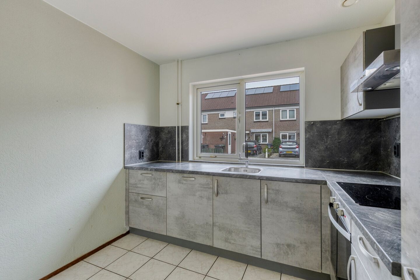 Tussenwoning te koop: Pimpernelstraat 11, Almere