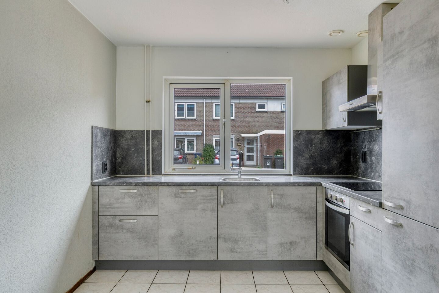 Tussenwoning te koop: Pimpernelstraat 11, Almere