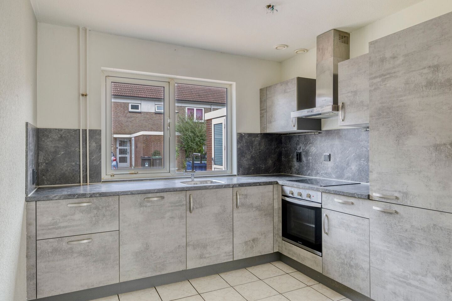 Tussenwoning te koop: Pimpernelstraat 11, Almere