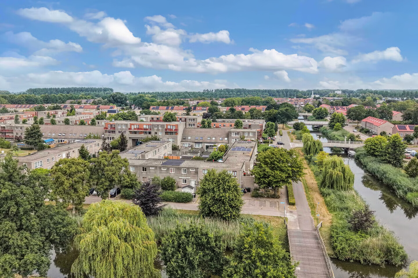 Tussenwoning te koop: Foeliestraat 21, Almere