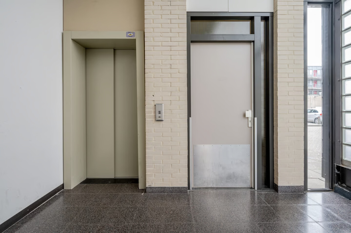 Studio te koop: Schilderhof 25, Almere
