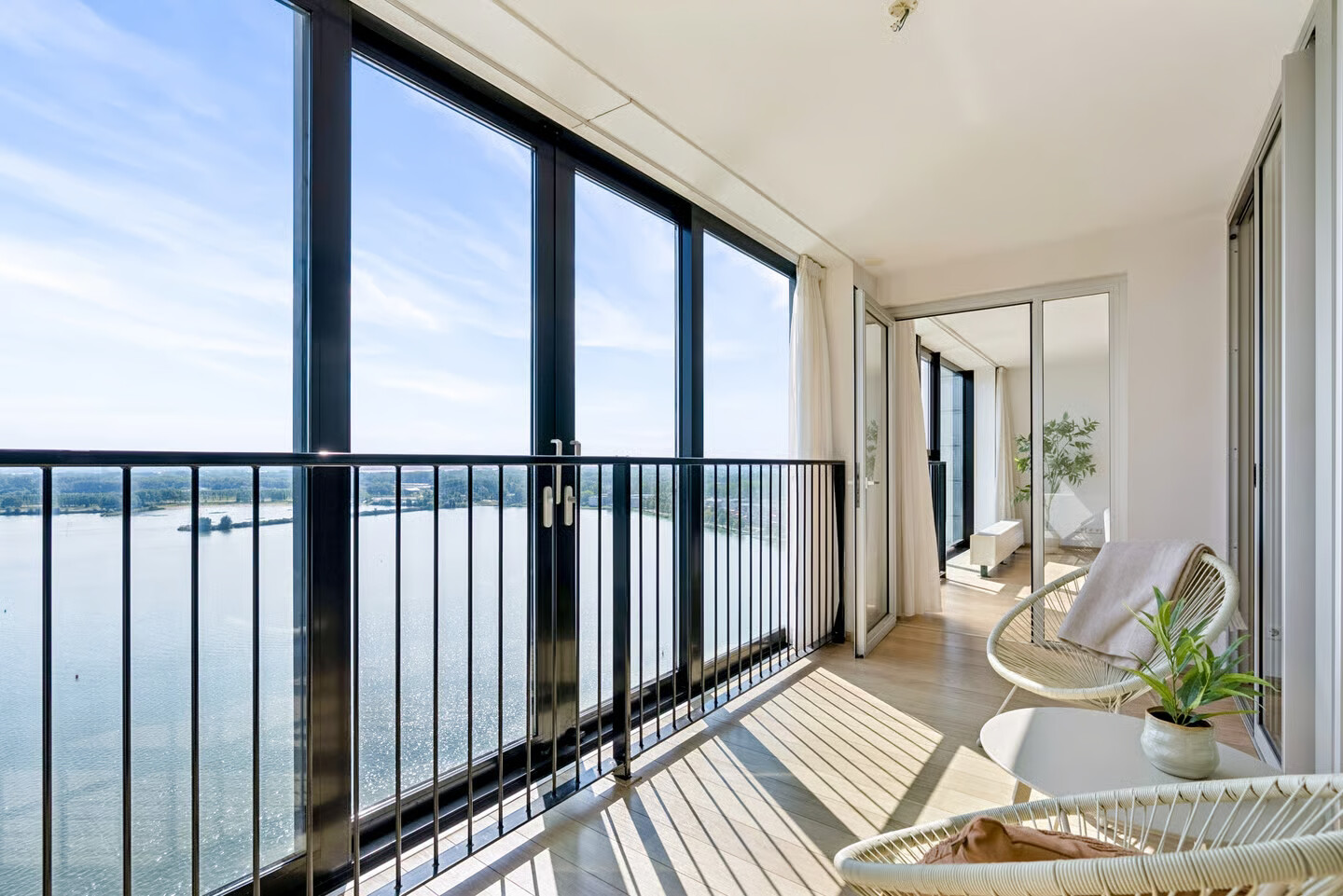 Appartement te koop: Koetsierbaan 143, Almere
