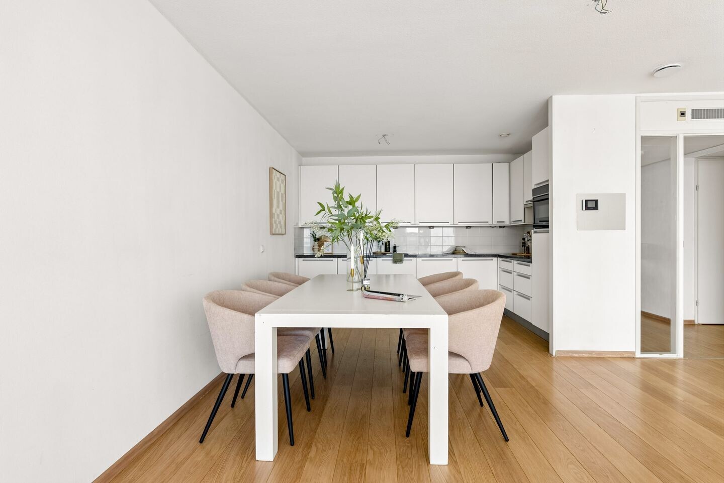 Appartement te koop: Koetsierbaan 143, Almere