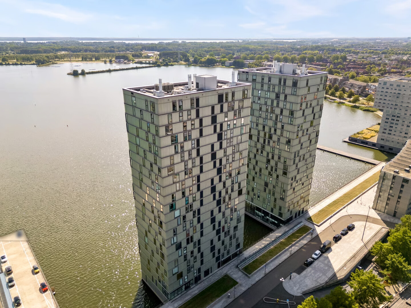 Appartement te koop: Koetsierbaan 143, Almere