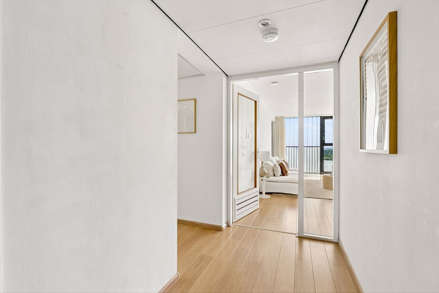 Appartement te koop: Koetsierbaan 143, Almere