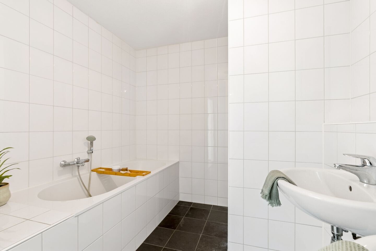 Appartement te koop: Koetsierbaan 143, Almere
