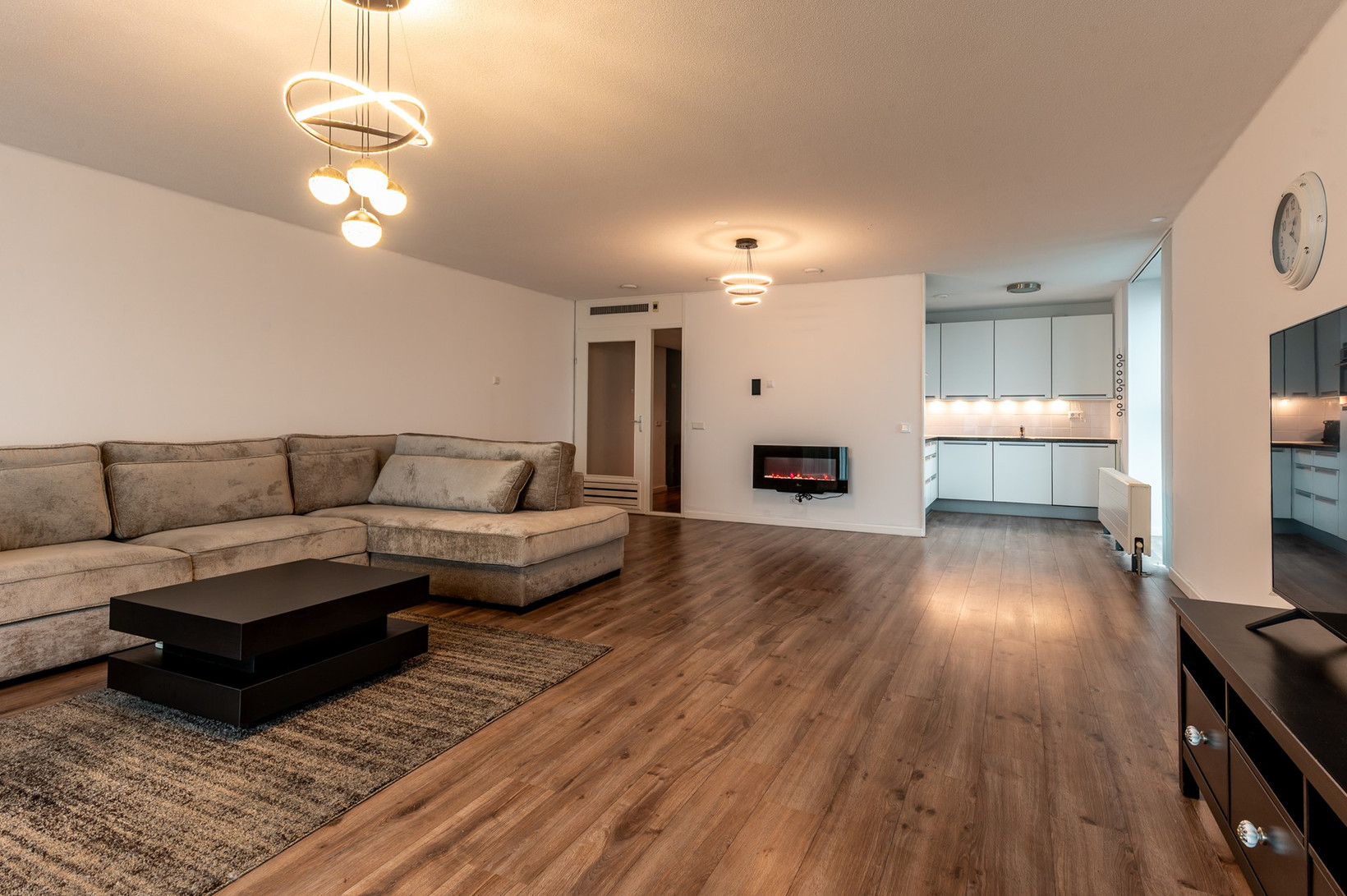 Appartement te koop: Koetsierbaan 229, Almere