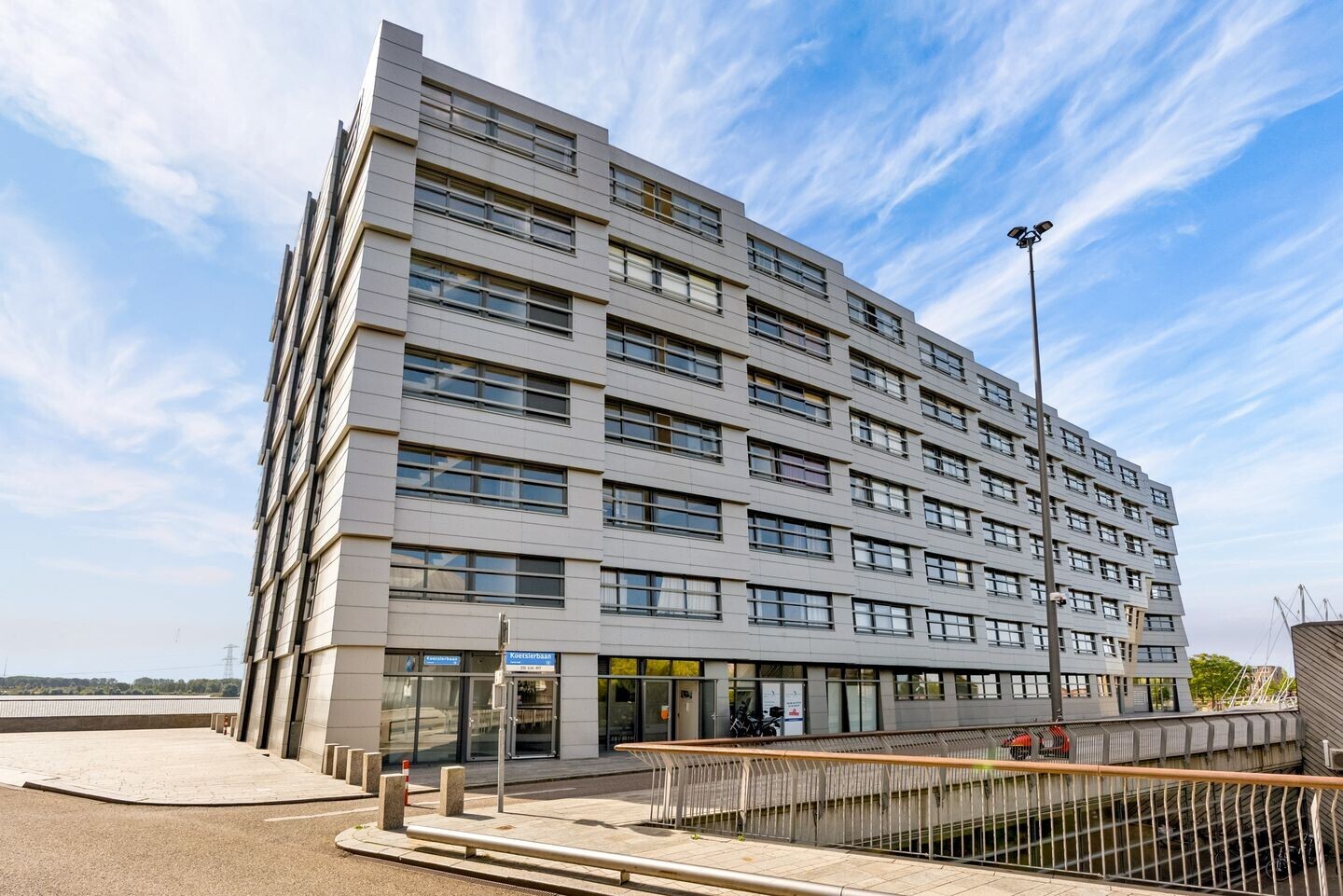 Appartement te koop: Koetsierbaan 391, Almere
