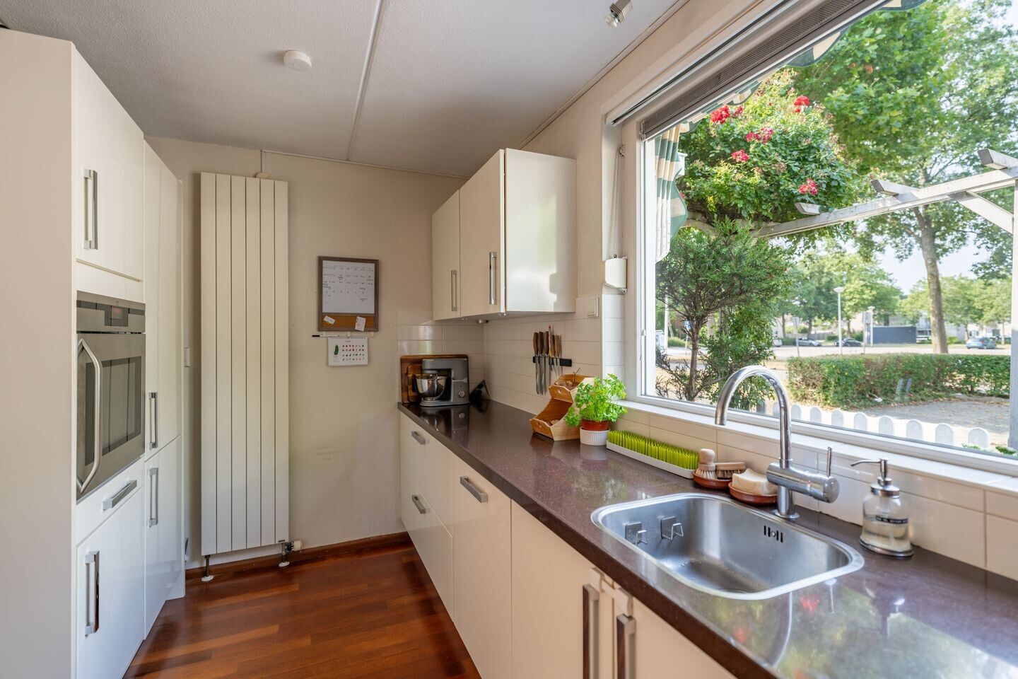Hoekwoning te koop: IJsselmeerweg 27, Almere