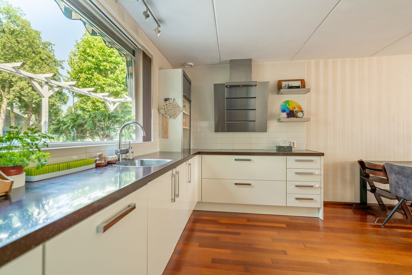 Hoekwoning te koop: IJsselmeerweg 27, Almere