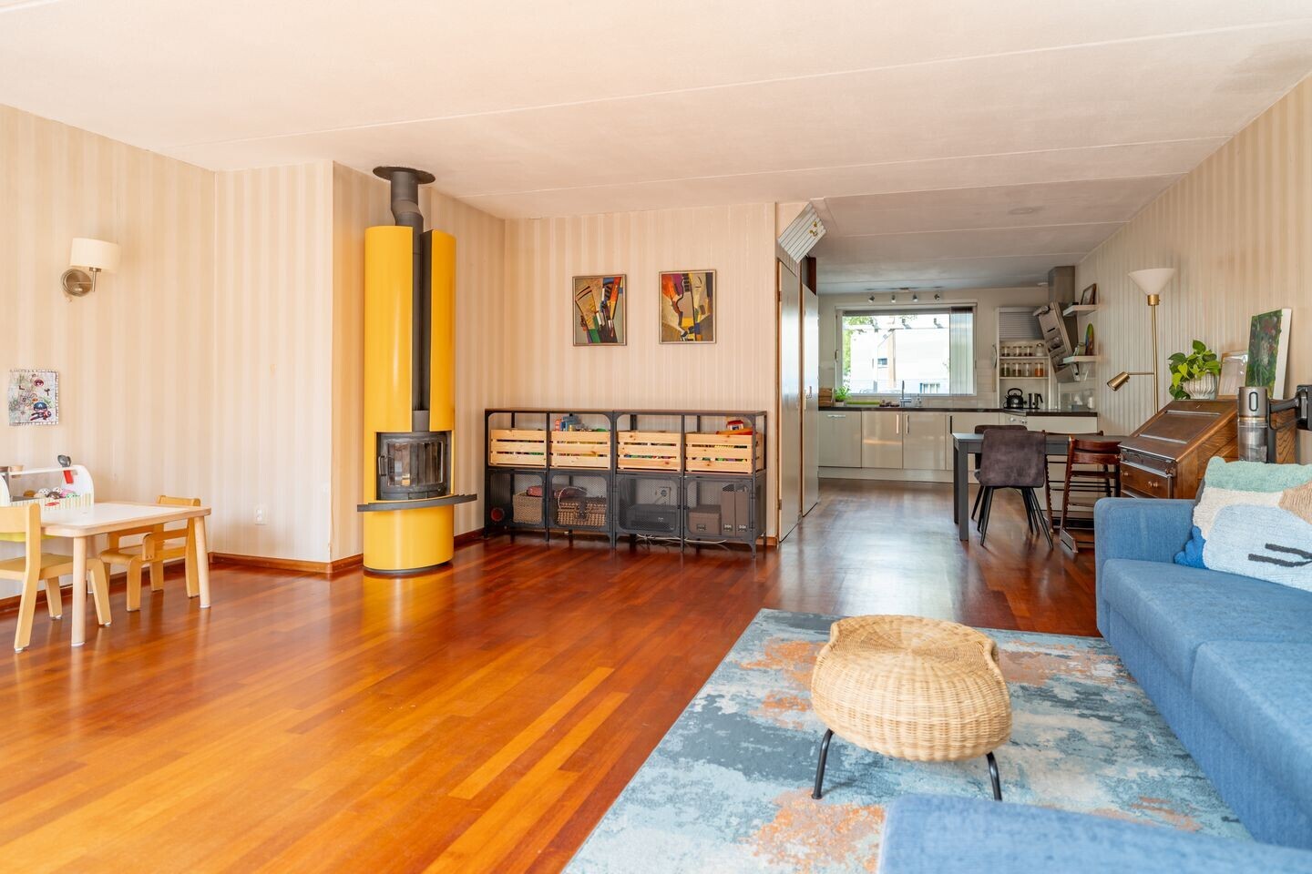 Hoekwoning te koop: IJsselmeerweg 27, Almere