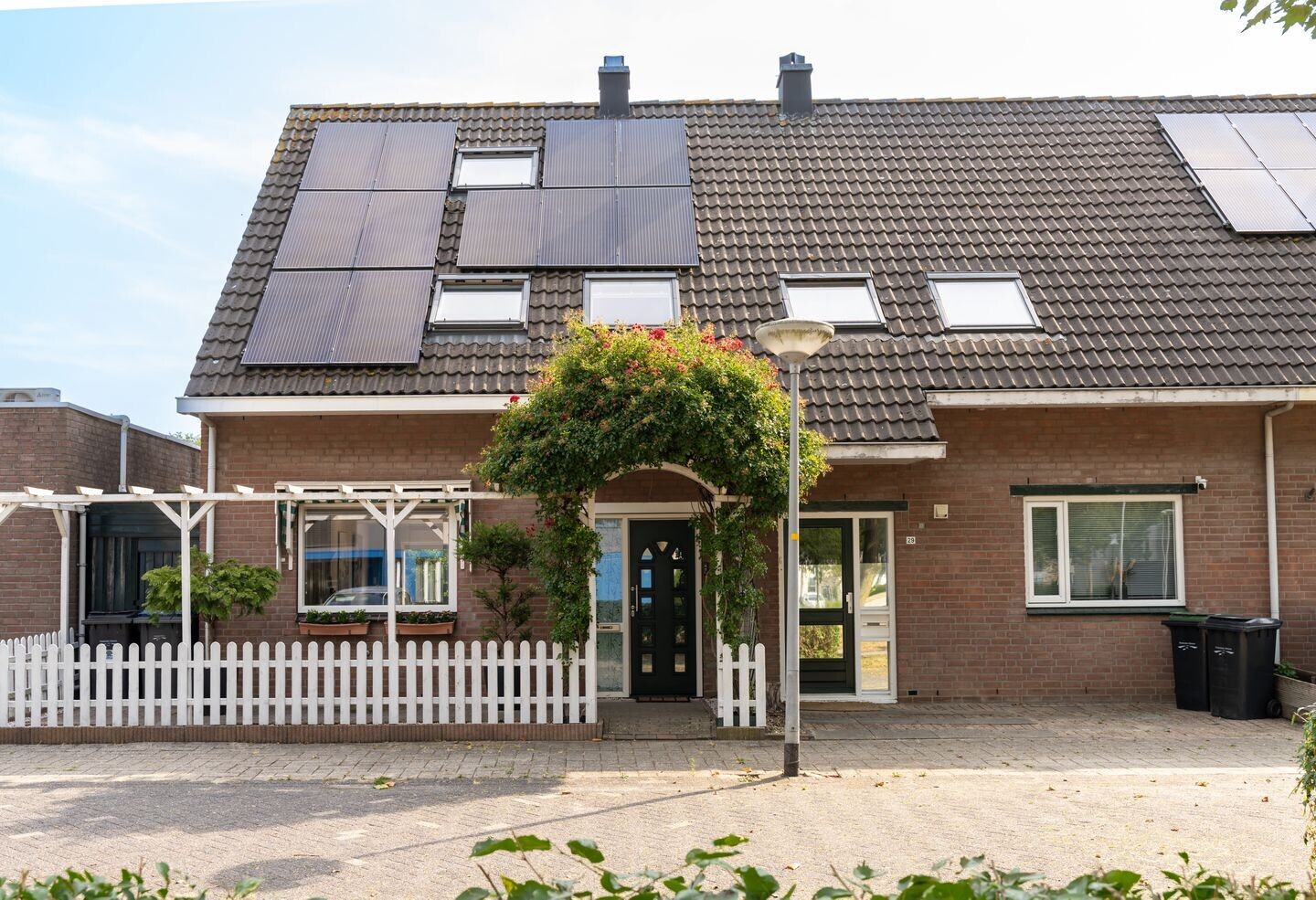Hoekwoning te koop: IJsselmeerweg 27, Almere