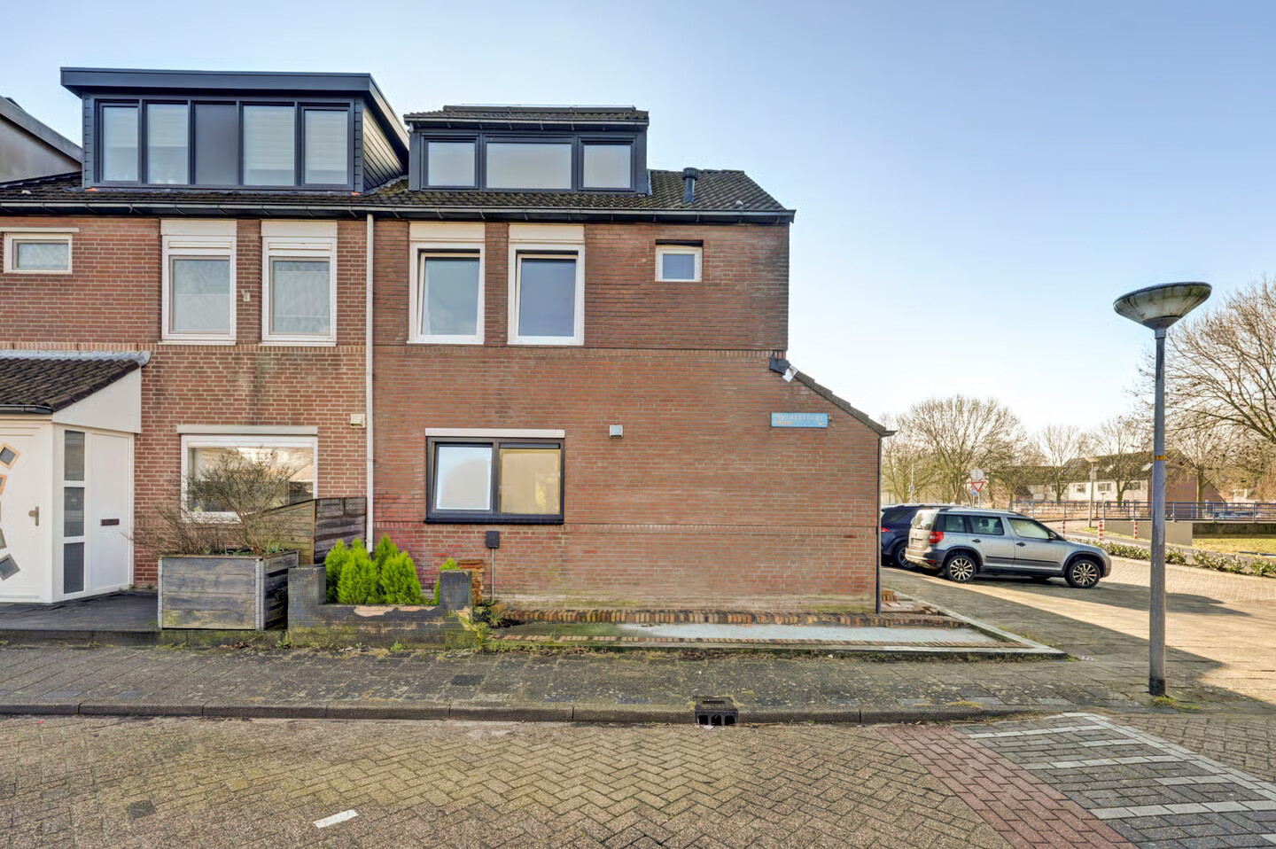 Hoekwoning te koop: sprotstraat 2, Almere