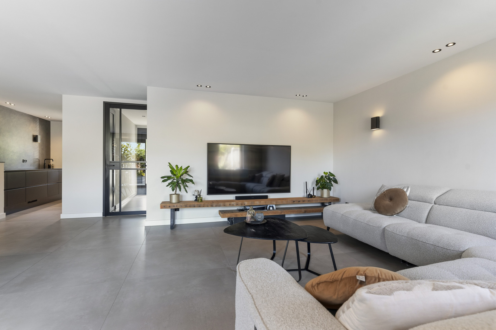 Tussenwoning te koop: Baarsweg 15, Almere