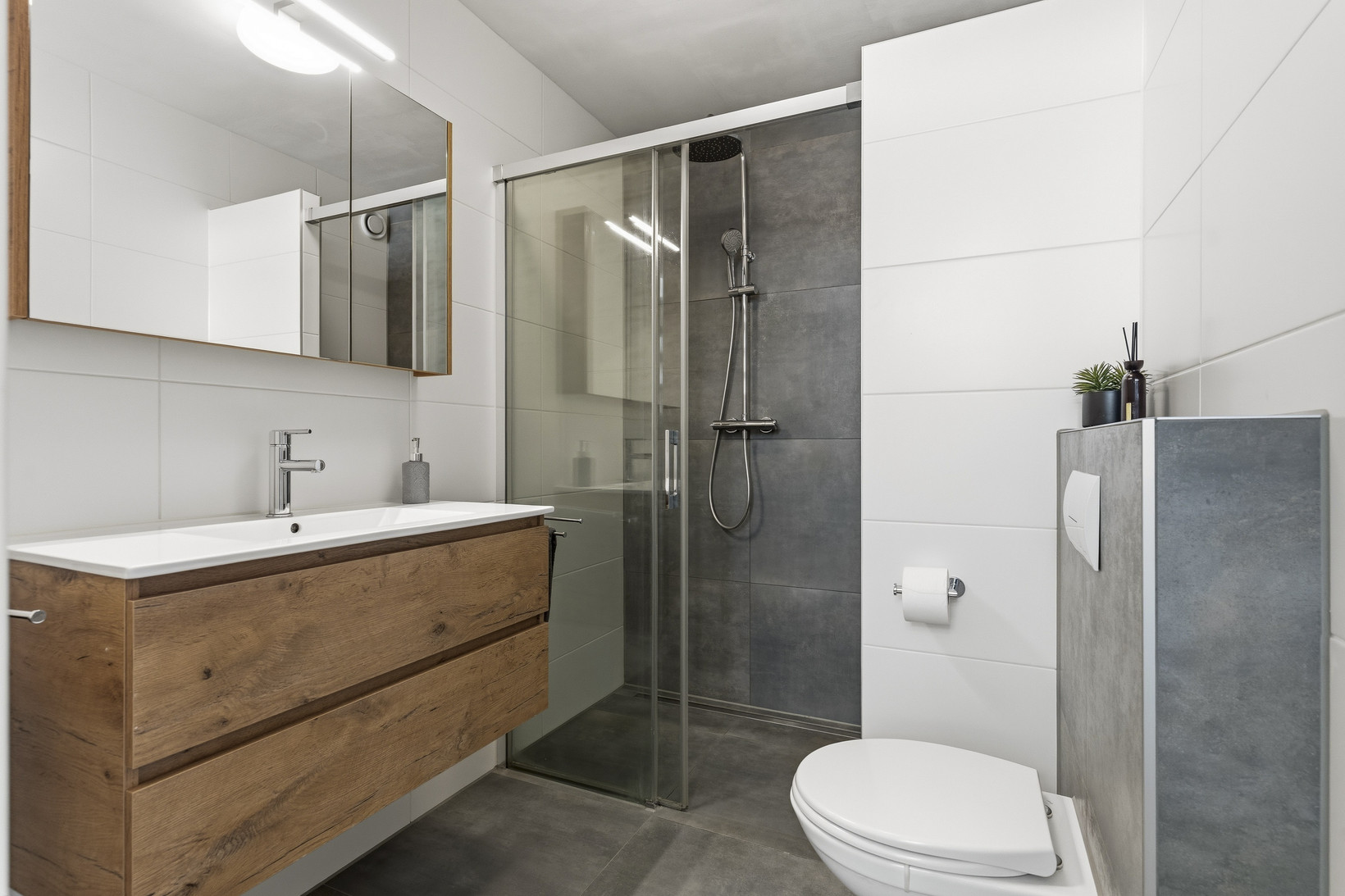 Tussenwoning te koop: Baarsweg 15, Almere