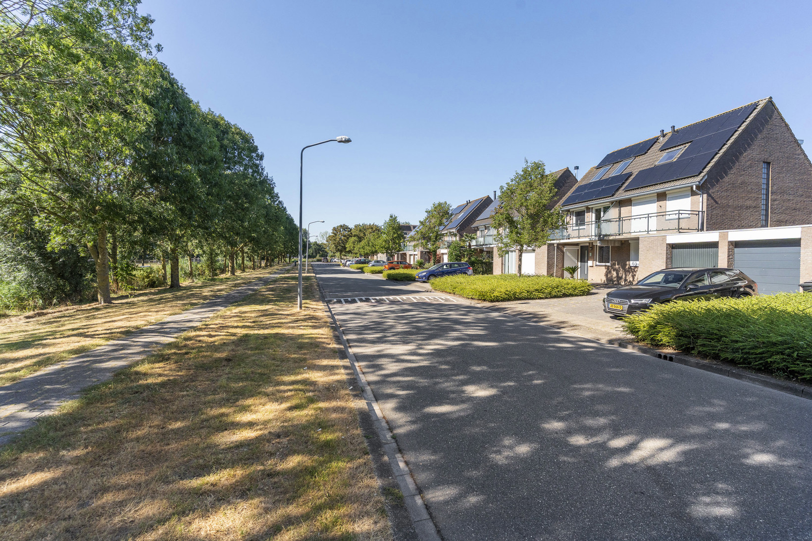 Tussenwoning te koop: Baarsweg 15, Almere