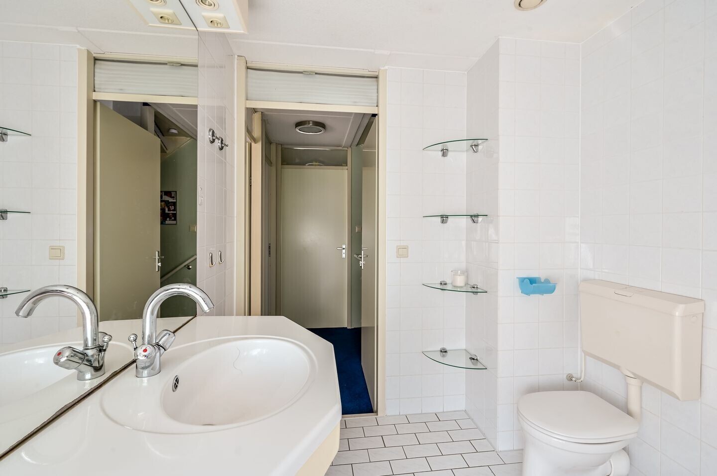 Tussenwoning te koop: Verzetslaan 114, Almere