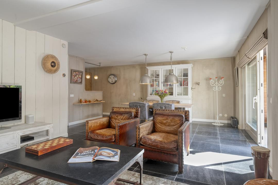 Tussenwoning te koop: Jozef Israëlslaan 28, Almere