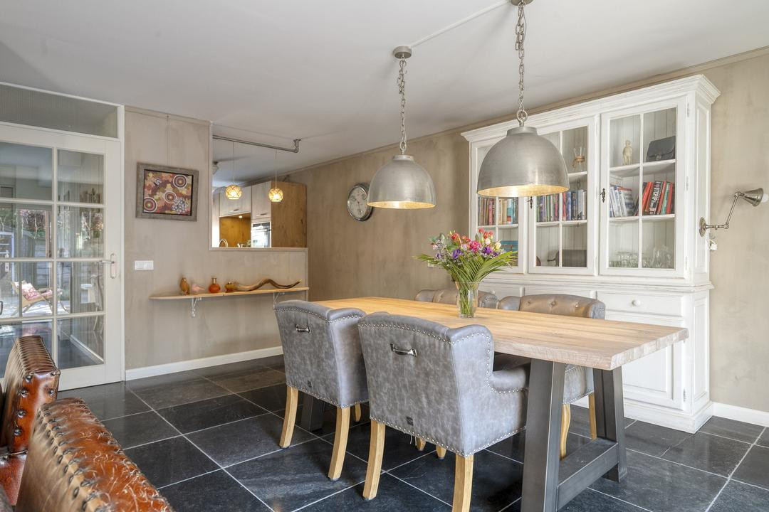 Tussenwoning te koop: Jozef Israëlslaan 28, Almere