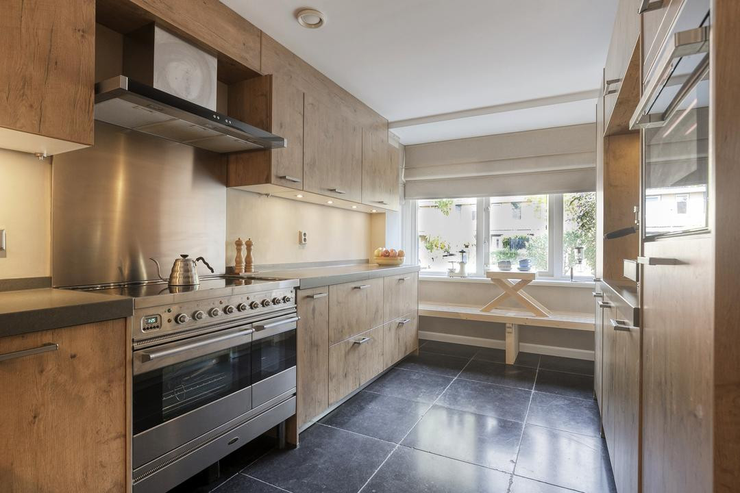 Tussenwoning te koop: Jozef Israëlslaan 28, Almere