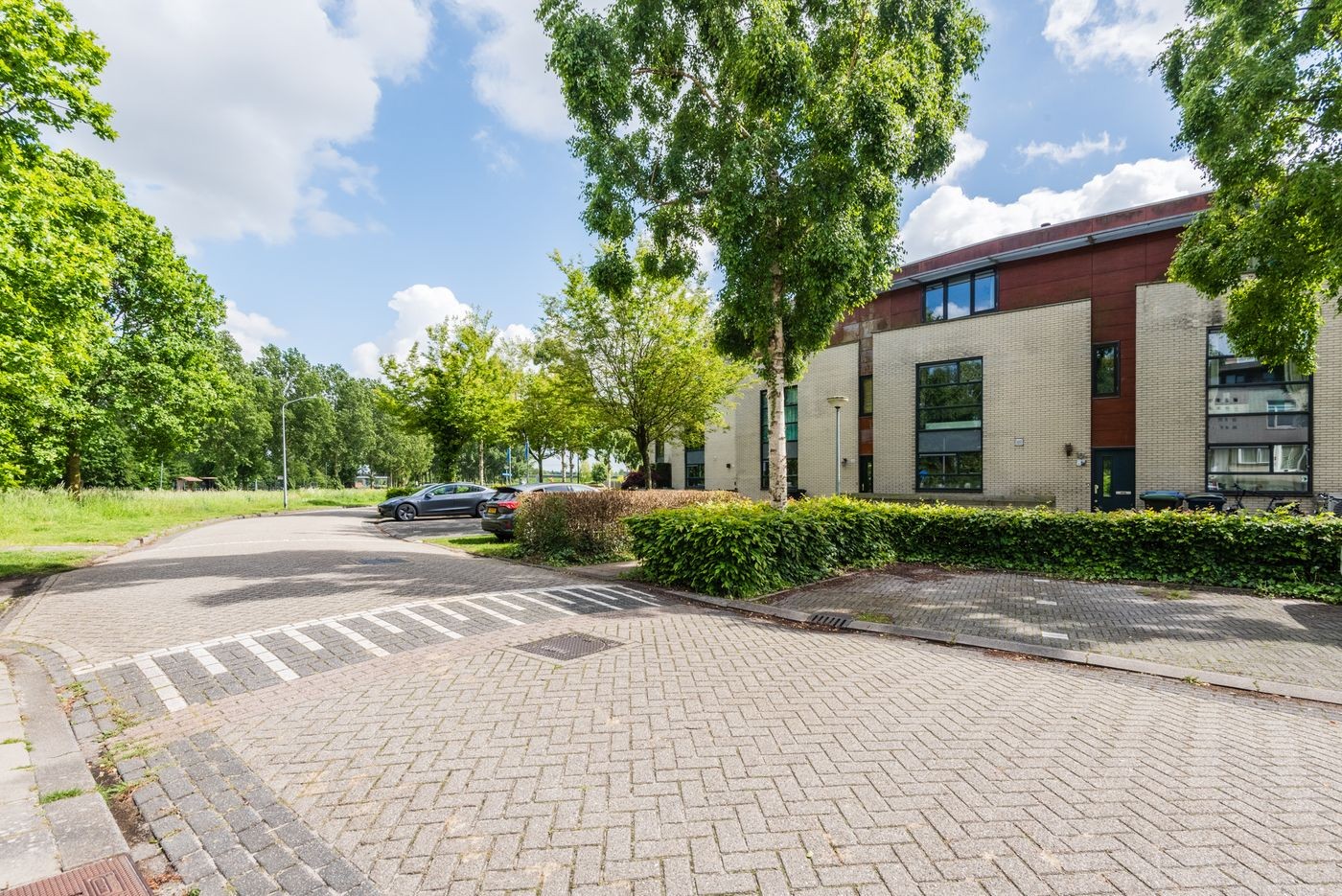 Tussenwoning te koop: Meindert Hobbemastraat 184, Almere