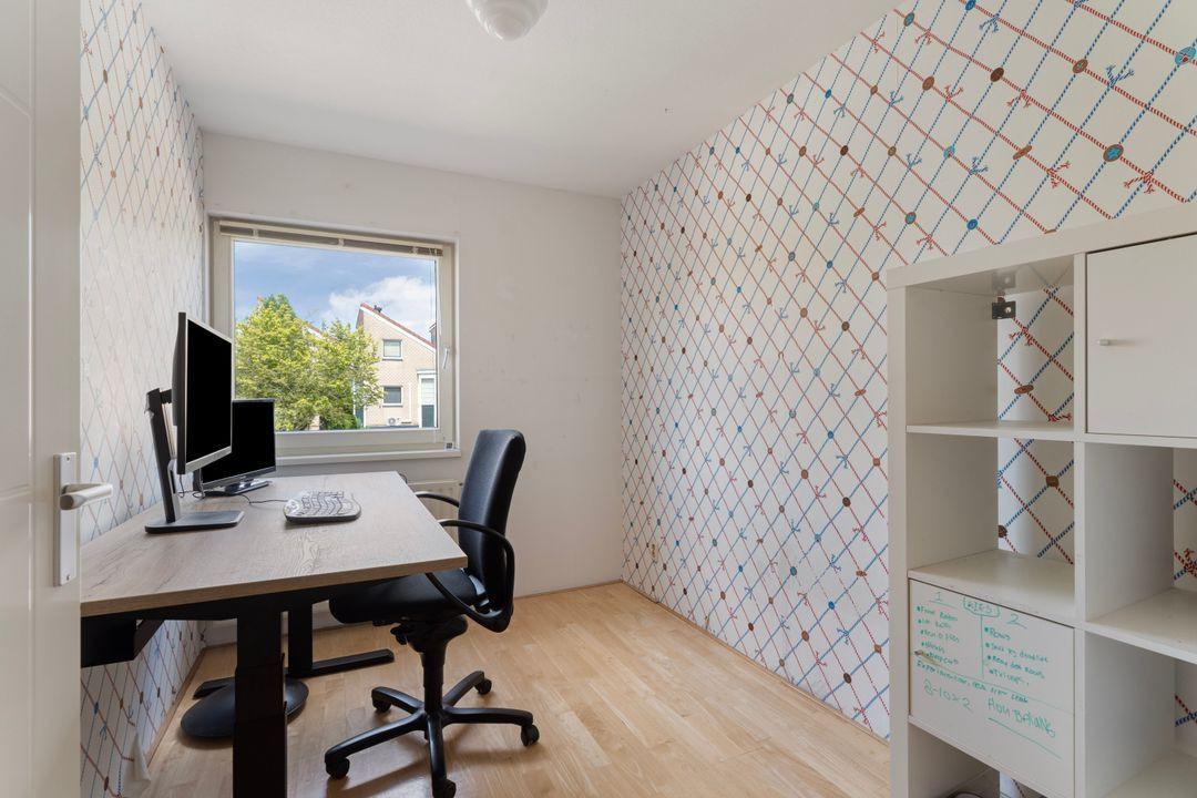 Tussenwoning te koop: Jozef Israëlslaan 72, Almere