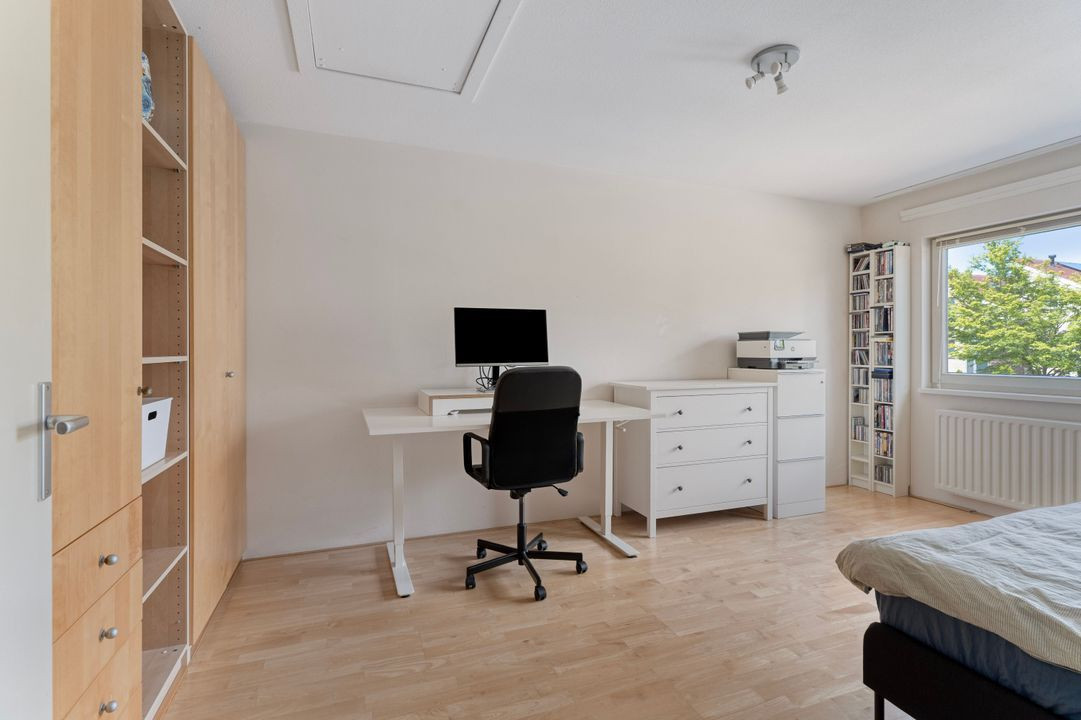 Tussenwoning te koop: Jozef Israëlslaan 72, Almere