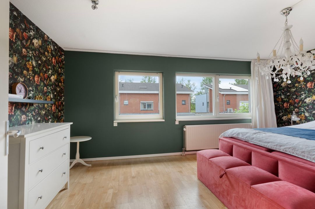 Tussenwoning te koop: Jozef Israëlslaan 72, Almere