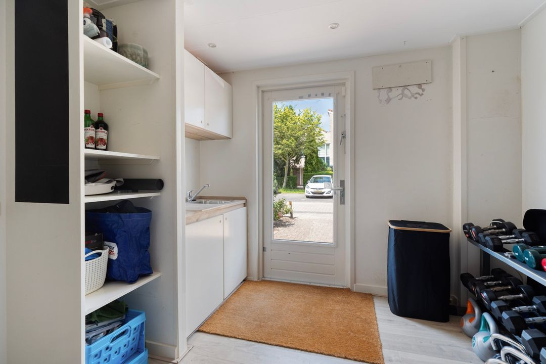 Tussenwoning te koop: Jozef Israëlslaan 72, Almere