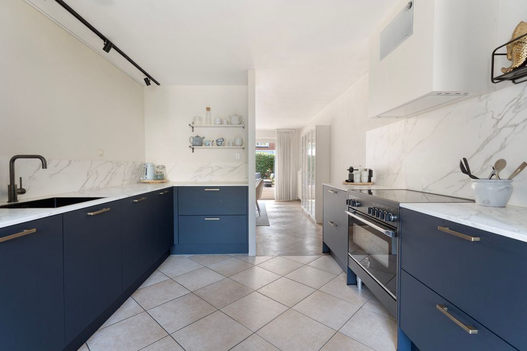 Tussenwoning te koop: Jozef Israëlslaan 72, Almere