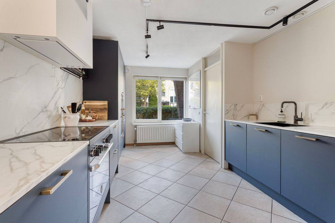 Tussenwoning te koop: Jozef Israëlslaan 72, Almere