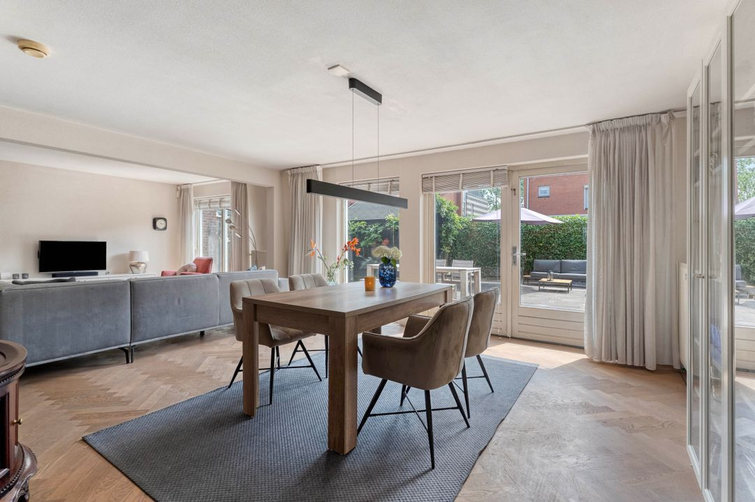 Tussenwoning te koop: Jozef Israëlslaan 72, Almere