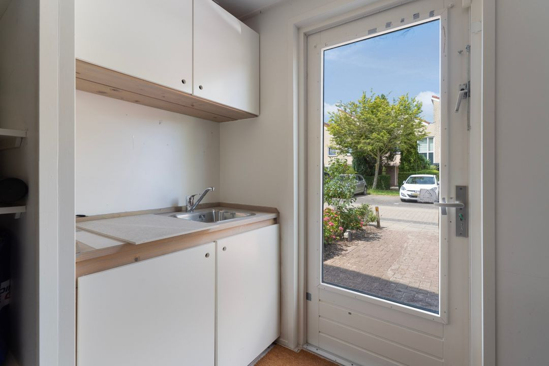 Tussenwoning te koop: Jozef Israëlslaan 72, Almere